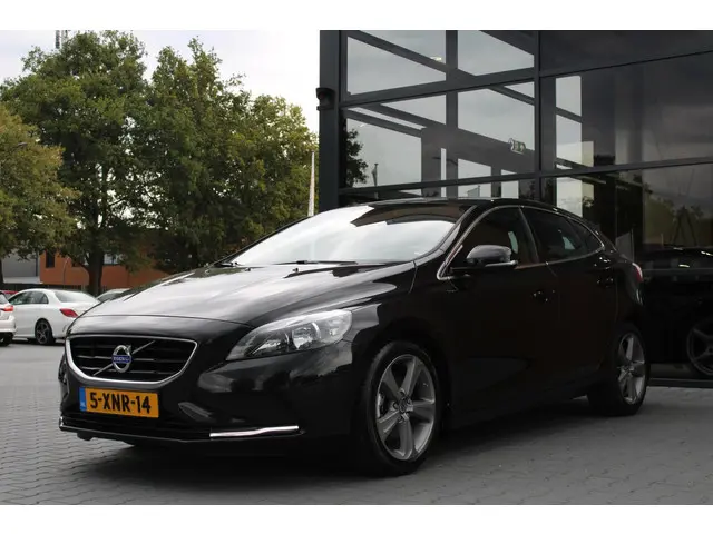 Volvo V40 1.6 T2 Momentum | Panoramadak 2014 Benzine 9