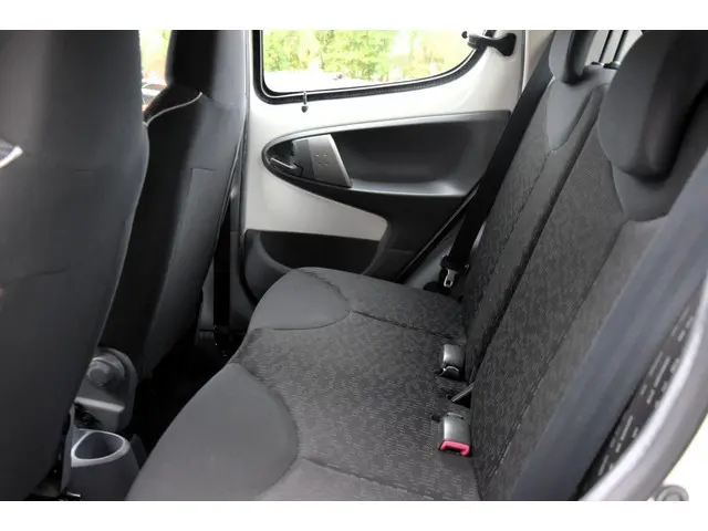 Peugeot 107 1.0-12V XR Carplay Navigatie 2012 Benzine 16