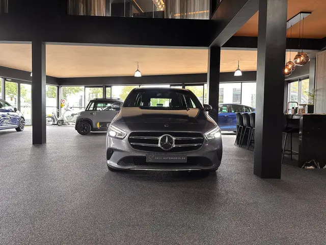 Mercedes-Benz B-Klasse 180 Business Line 2022 Benzine 5