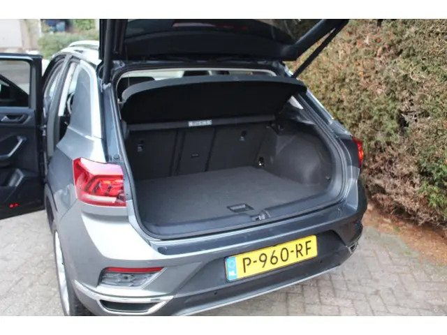 Volkswagen T-Roc 1.5 TSI Sport 2021 Benzine 8