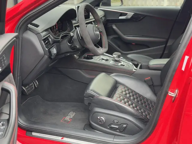 Audi RS4 Avant 2.9 TFSI quattro 2018 Benzine 24