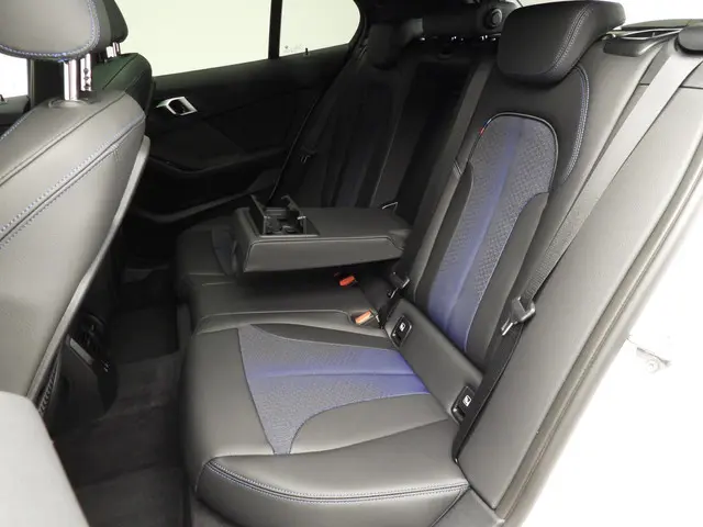 BMW 1 Serie 5-deurs M135i xDrive 2024 Benzine 8