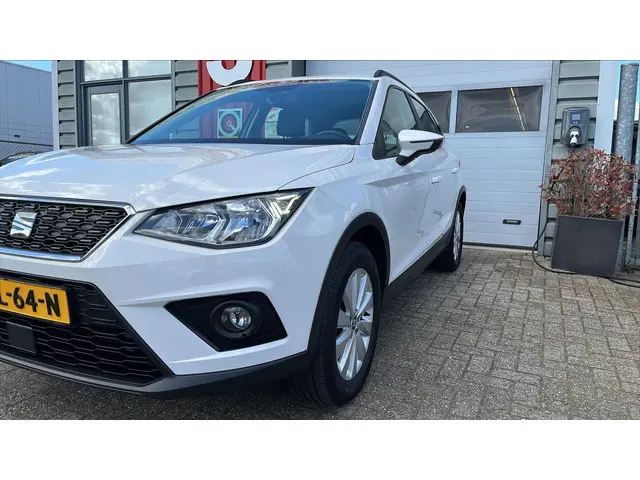SEAT Arona 3