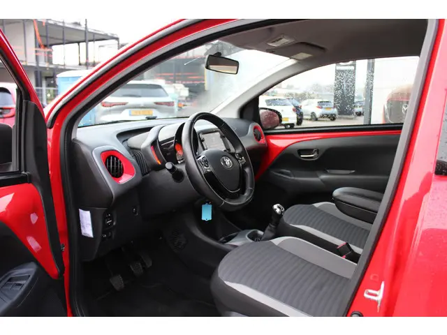 Toyota Aygo 1.0 VVT-i x-joy 2020 Benzine 13