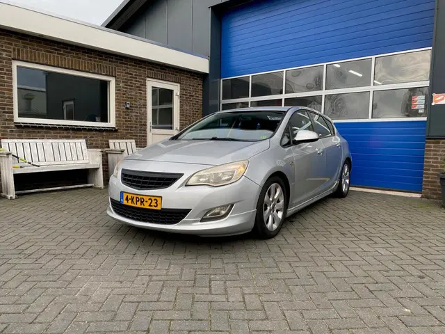 Opel Astra 2