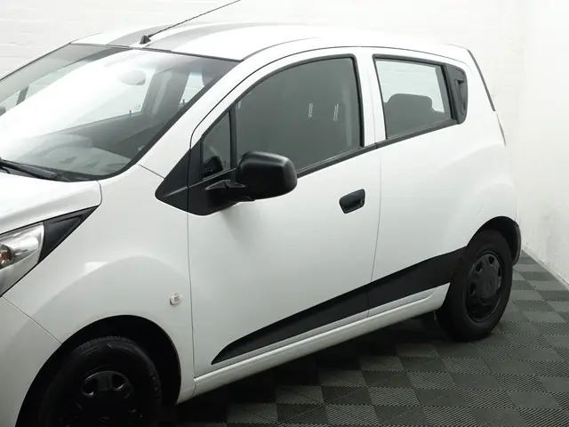 Chevrolet Spark 1.0 16V 5 deurs super zuinig! 2012 Benzine 5