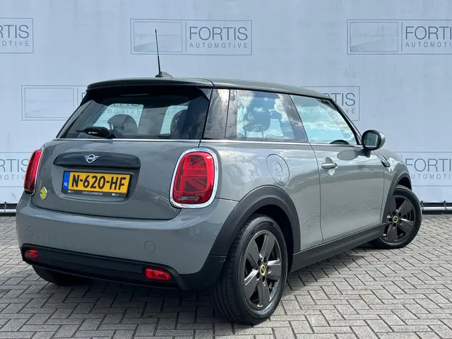 MINI Electric Mini Essential 33 kWh 2021 Elektrisch 2
