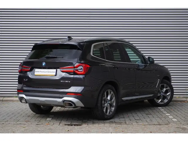 BMW X3 xDrive30e 2022 Hybride Benzine 2