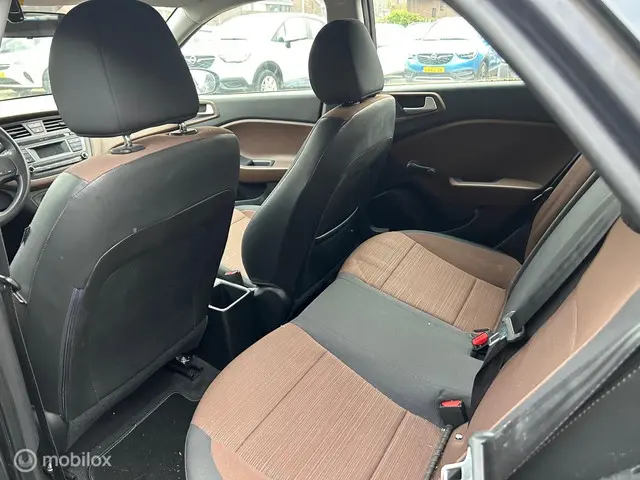 Hyundai i20 1.2 LP i-Drive Cool Trekhaak 2015 Benzine 11