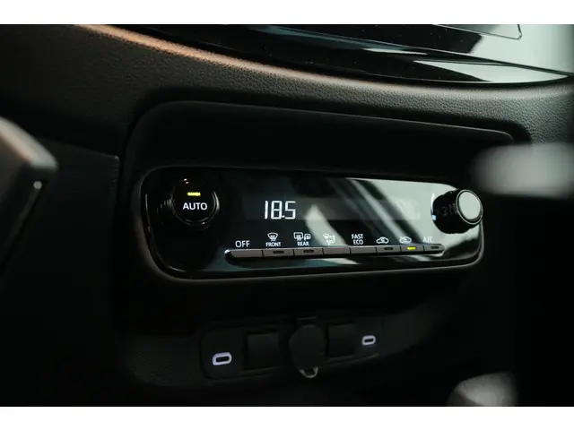 Toyota Aygo X Hybrid 115 play, 2026 Hybride Benzine 20