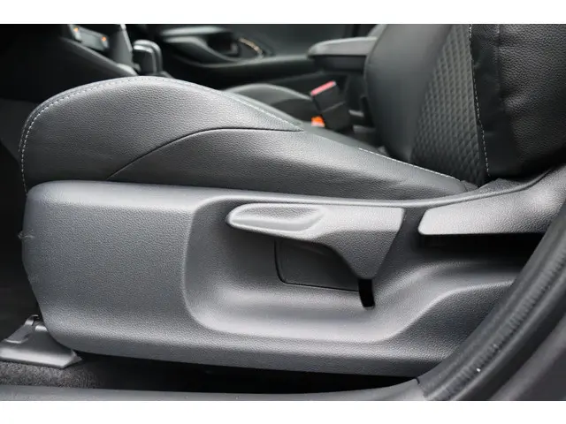 Toyota Yaris 1.5 Hybrid Executive 2021 Hybride Benzine 30