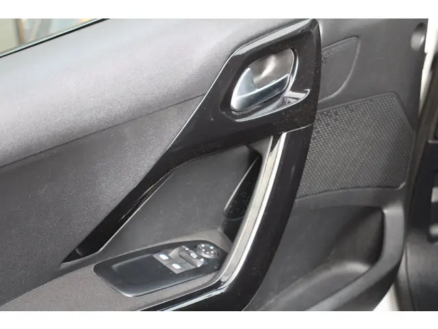 Peugeot 208 1.2 PureTech Active 2017 Benzine 13