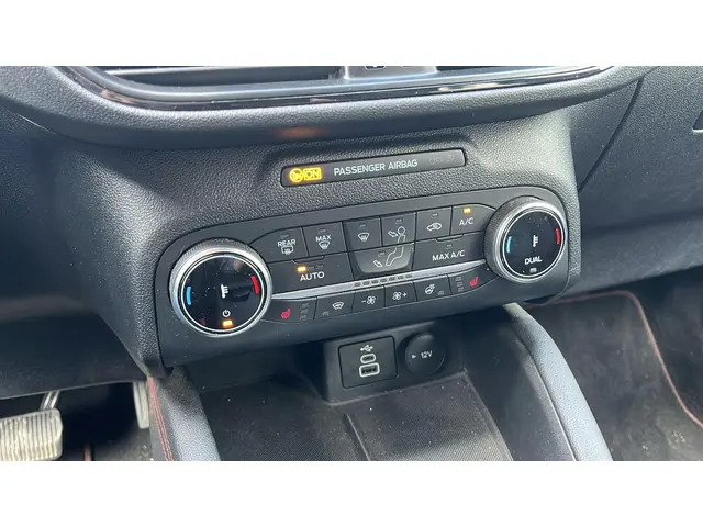 Ford Kuga 2.5 PHEV ST-Line 2023 Hybride Benzine 17