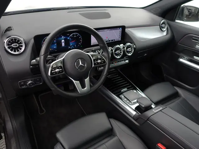 Mercedes-Benz GLA 200 Premium Luxury Aut- 2020 Benzine 2