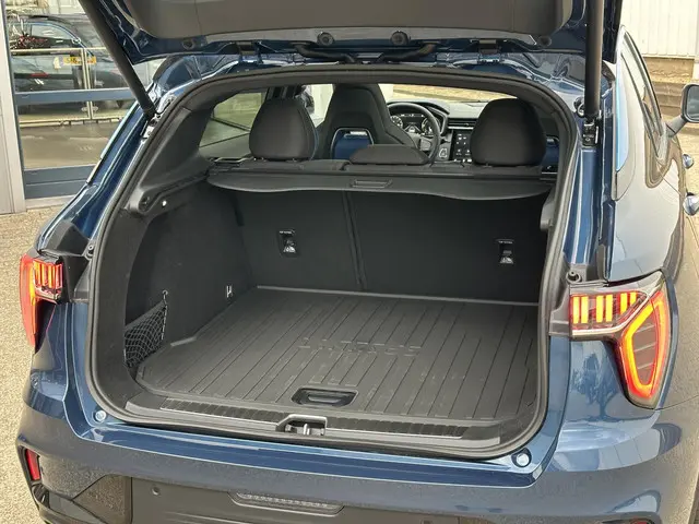 Lynk & Co 01 1.5 2022 Hybride Benzine 24