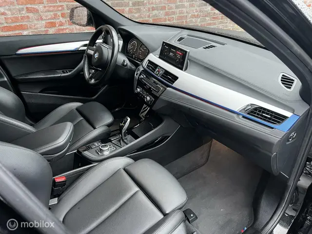 BMW X1 sDrive18i High Executive 2021 Benzine 11