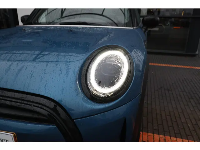 MINI 3-Deurs Cooper 2021 Benzine 23