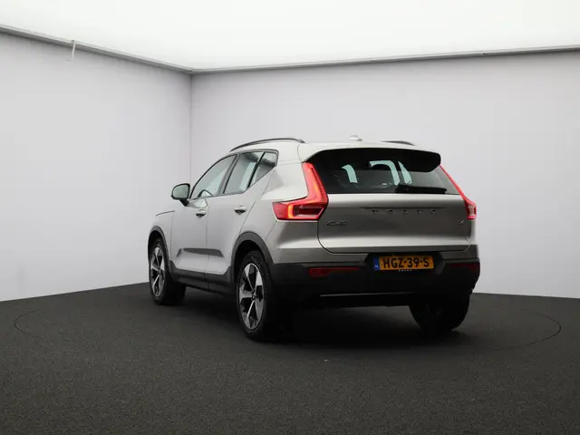 Volvo XC40 2.0 B4 Plus Dark 2025 Benzine 24