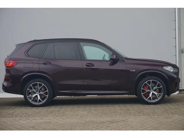 BMW X5 xDrive45e 2022 Hybride Benzine 7