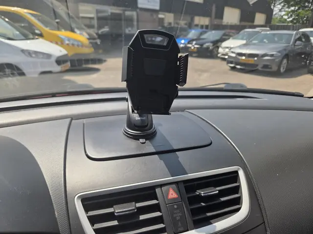 Suzuki Swift 1.2 Base 2012 Benzine 11