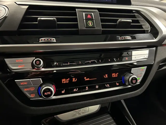 BMW X3 xDrive20i High Executive 2020 Benzine 33