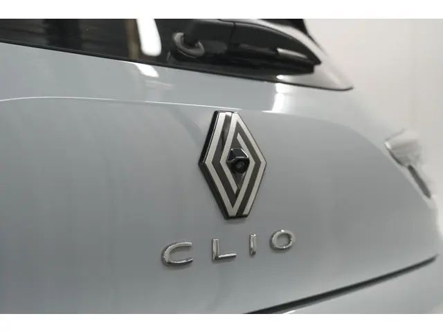 Renault Clio TCe 90 Evolution 2024 Benzine 26