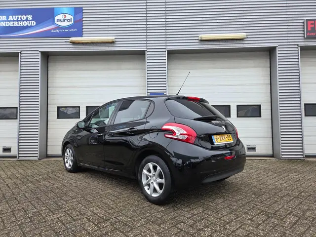 Peugeot 208 1.2 VTi Style 2014 Benzine 10