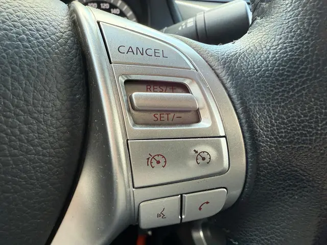 Nissan Navara 2.3 dCi N-Connecta King Cab 2019 Diesel 13