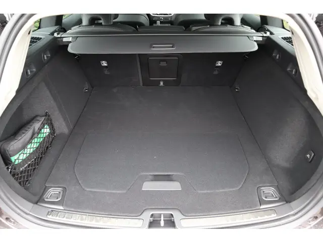 Volvo V60 Cross Country 2.0 B5 AWD Plus 2023 Benzine 36