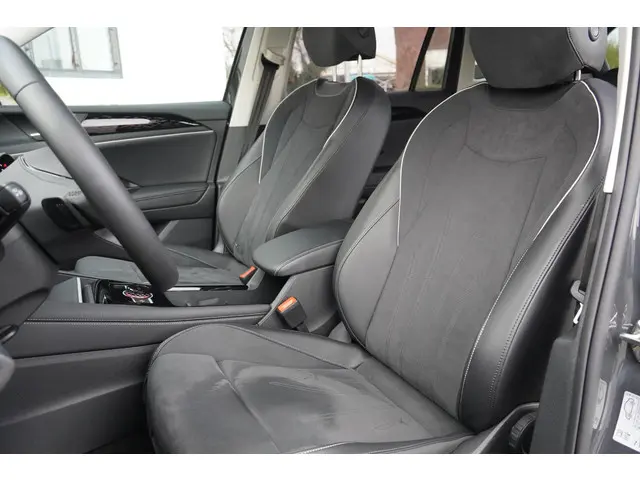 Volkswagen Tiguan 1.5 eTSI Elegance 2025 Hybride Benzine 7