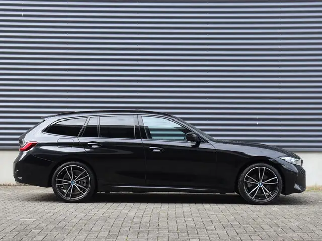 BMW 3 Serie Touring 330e xDrive 2024 Hybride Benzine 5