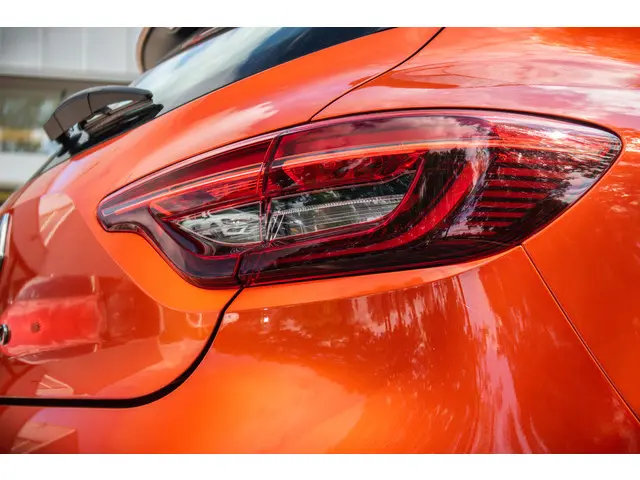 Renault Clio TCe 90 Intens 2021 Benzine 18