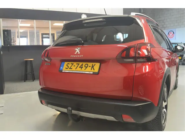 Peugeot 2008 1.2 PureTech Allure 2018 Benzine 4
