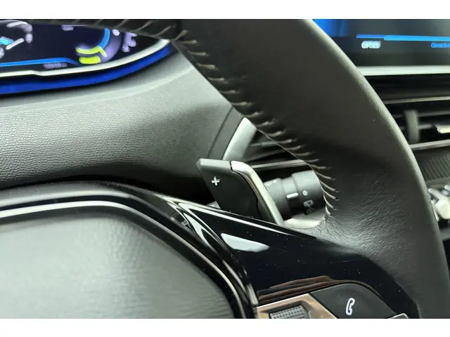 Peugeot 3008 1.2 Hybrid 136 Allure 2024 Hybride Benzine 26