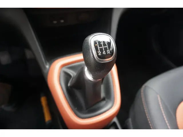 Hyundai i10 1.0i i-Motion Comfort 2017 Benzine 11