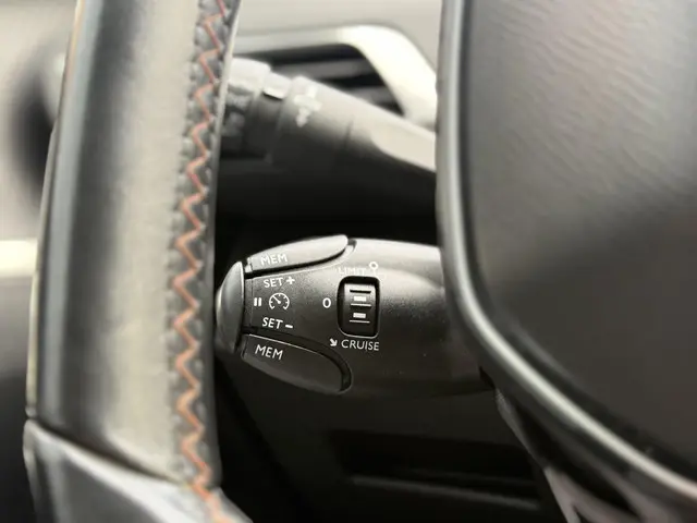 Peugeot 3008 1.2 PureTech Active 2017 Benzine 24