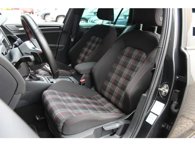Volkswagen Golf 2.0 TSI GTI 2015 Benzine 15
