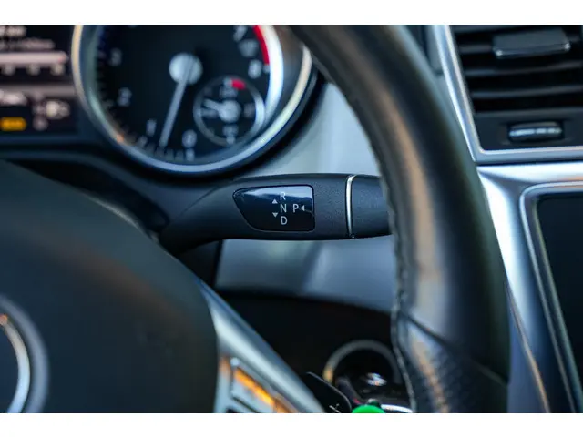 Mercedes-Benz M-Klasse 350 2013 Benzine 15