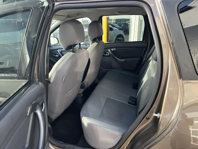 Dacia Duster 1.2 TCe 125 Lauréate 2017 Benzine 6