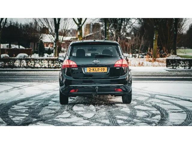 Kia Venga 1.6 CVVT Plus Pack AUTOMAAT NAVI 2013 Benzine 13