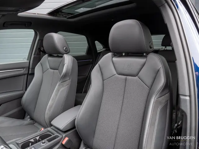 Audi Q3 Sportback 45 TFSI e S-Line 2022 Hybride Benzine 3
