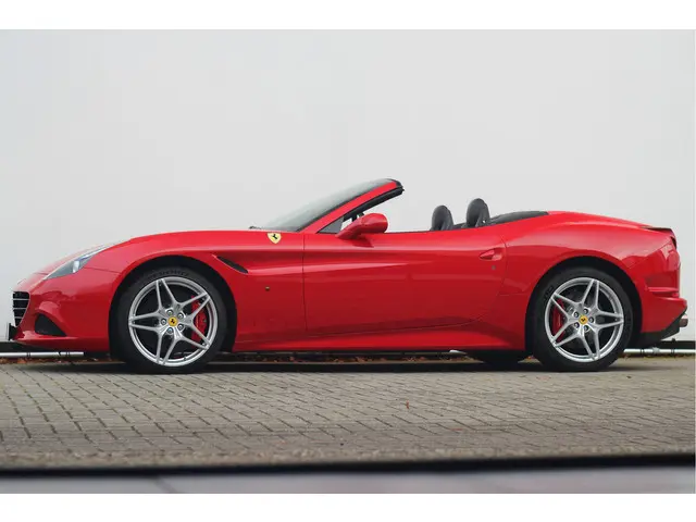 Ferrari California 3.9 T HELE 2016 Benzine 10