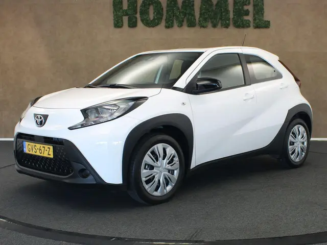 Toyota Aygo X 1.0 VVT-i MT Play 2024 Benzine 1