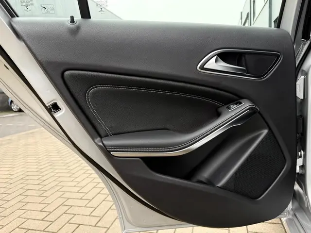 Mercedes-Benz A-Klasse 180 Ambition 2015 Benzine 14