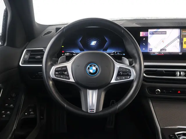 BMW 3 Serie Touring 320e 2023 Hybride Benzine 22