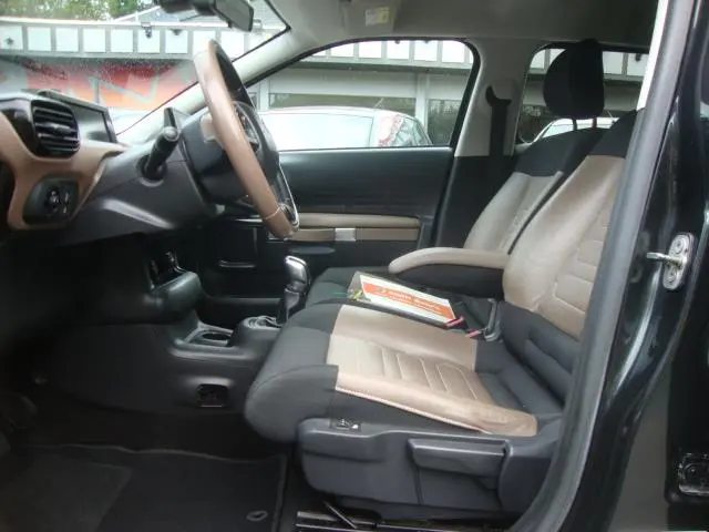Citroën C4 Cactus 1.2 PureTech Shine ( NAVI ) 2016 Benzine 6
