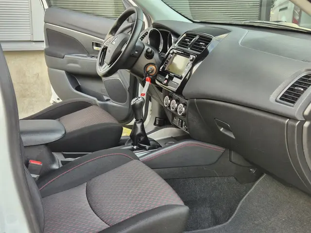 Mitsubishi ASX 1.6 Cleartec Connect 2018 Benzine 44