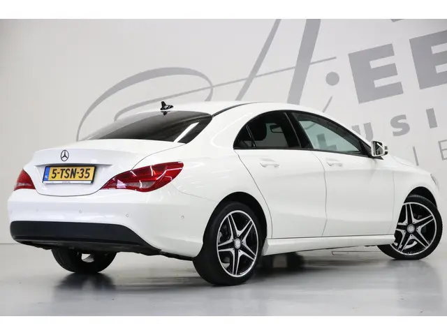 Mercedes-Benz CLA 180 2014 Benzine 12