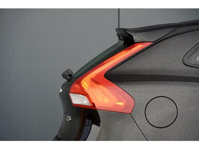 Volvo V40 2.0 T3 153 pk NORDIC BUSINESS 2018 Benzine 38