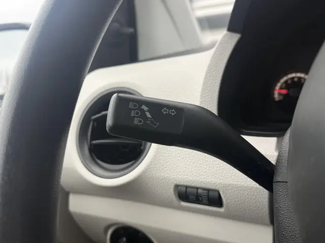 Volkswagen up! 1.0 groove up! BlueMotion 2014 Benzine 18